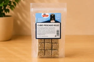 Cubo de Pescado Rojo para Perros y Gatos Snack Natural